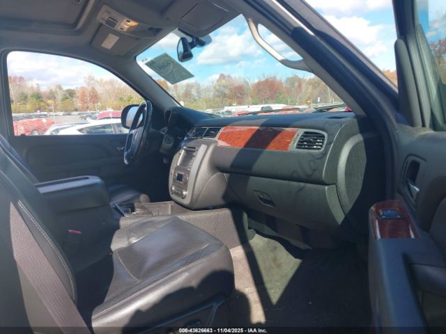 2011 GMC YUKON XL 1500 1GKS2KE39BR310975 Photo 4