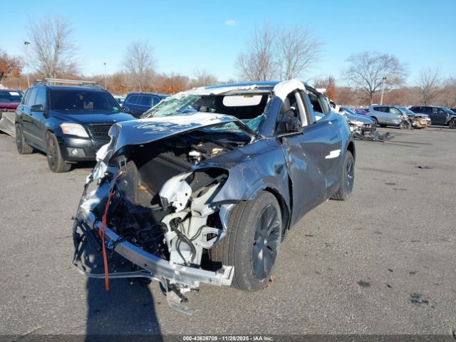 2024 TESLA MODEL Y 7SAYGAEE3RF212921 Photo 1
