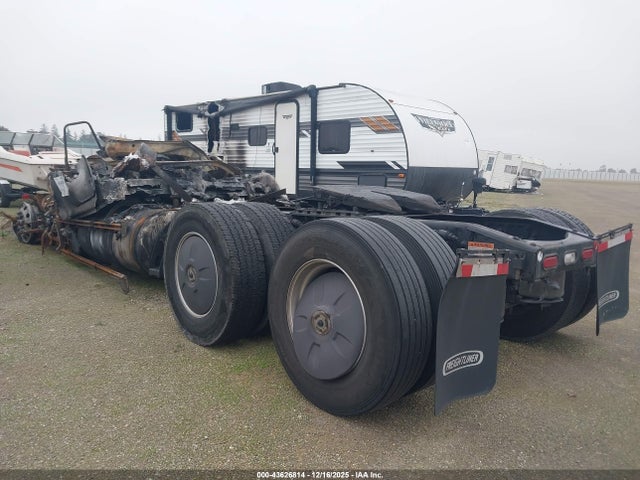 3AKJHHDRXRSVH9443 Freightliner New Cascadia 126