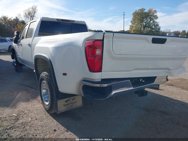2022 CHEVROLET SILVERADO 3500HD 1GC4YTEY9NF341525 Photo 2