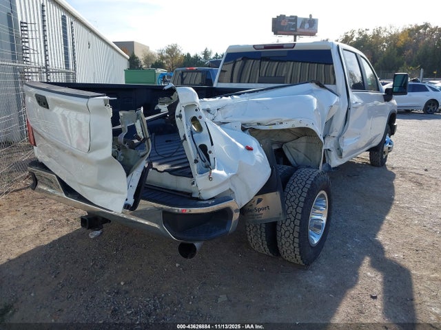 2022 CHEVROLET SILVERADO 3500HD 1GC4YTEY9NF341525 Photo 3