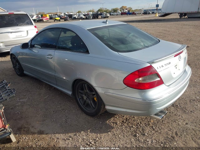 2008 MERCEDES-BENZ CLK 550 WDBTJ72H98F237969 Photo 2