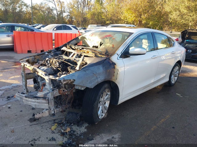 Продажа на аукционе авто 2016 Chrysler 200 Limited, vin: 1C3CCCAB8GN108681, номер лота: 43627315