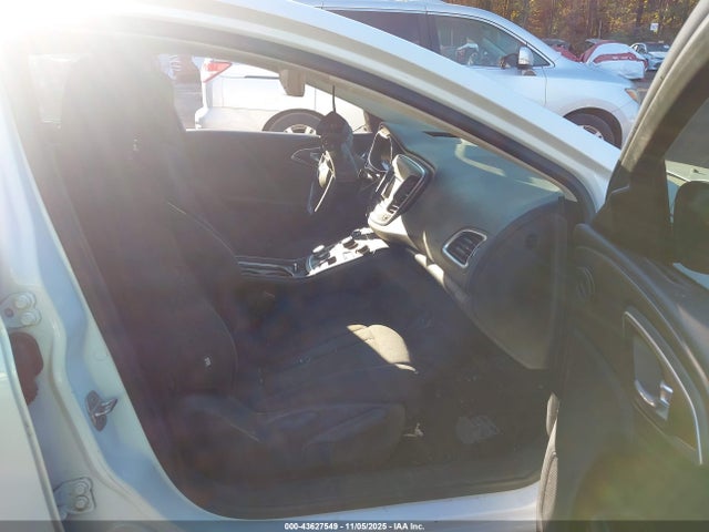 2015 Chrysler 200 Limited მანქანა იყიდება აუქციონზე, vin: 1C3CCCAB5FN669595, აუქციონის ნომერი: 43627549