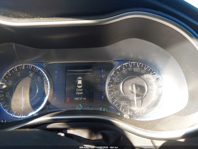 2015 Chrysler 200 Limited მანქანა იყიდება აუქციონზე, vin: 1C3CCCAB5FN669595, აუქციონის ნომერი: 43627549
