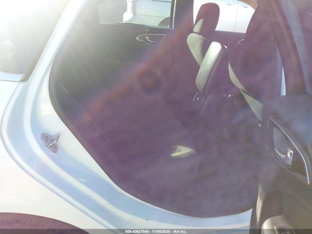 2015 Chrysler 200 Limited მანქანა იყიდება აუქციონზე, vin: 1C3CCCAB5FN669595, აუქციონის ნომერი: 43627549