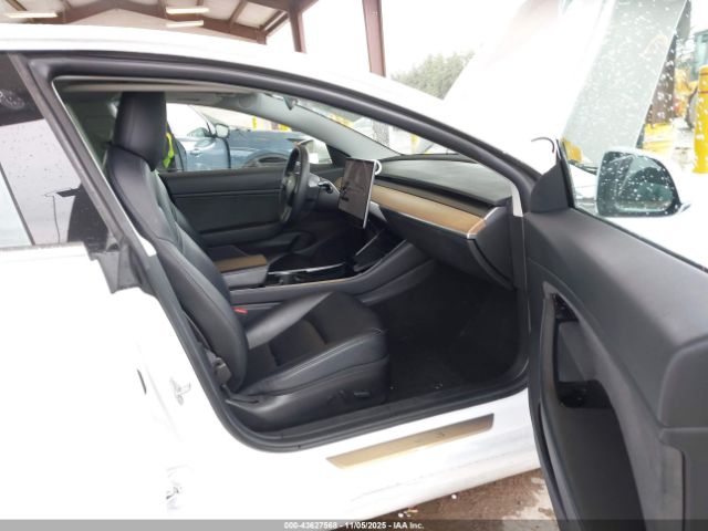 2019 TESLA MODEL 3 5YJ3E1EB6KF511750 Photo 4