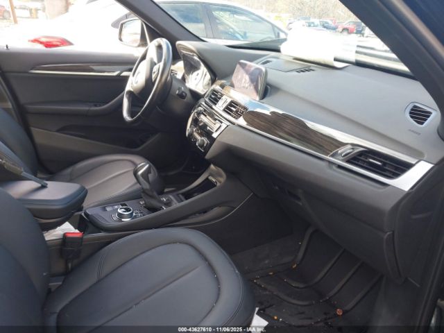 2018 BMW X1 WBXHT3C36J5F89910 Photo 4