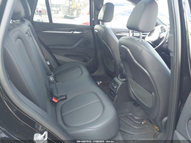 2018 BMW X1 WBXHT3C36J5F89910 Photo 7