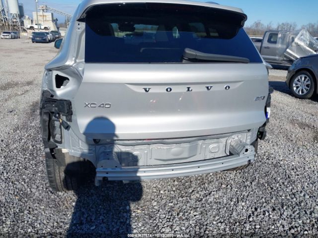 2023 VOLVO XC40 YV4L12UA9P2066115 Photo 5