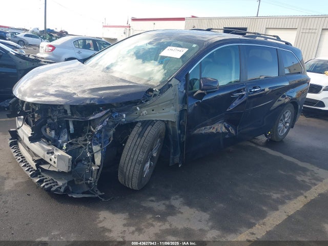 5TDJRKEC6NS111567 Toyota SIENNA XLE