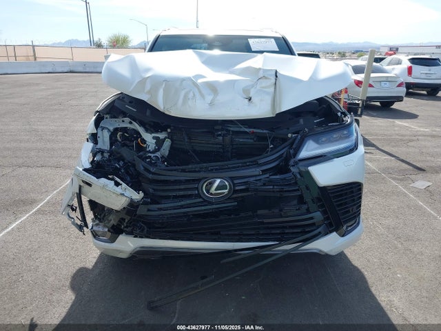 Lexus Lx 600 Luxury 2025 JTJGB7CX9S4081731 Image 12