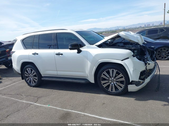 Lexus Lx 600 Luxury 2025 JTJGB7CX9S4081731 Image 13