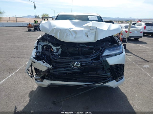 Lexus Lx 600 Luxury 2025 JTJGB7CX9S4081731 Image 6