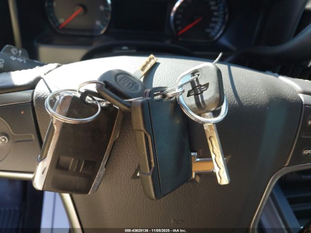 2018 CHEVROLET SILVERADO 1500 3GCPCREC5JG349813 Photo 10