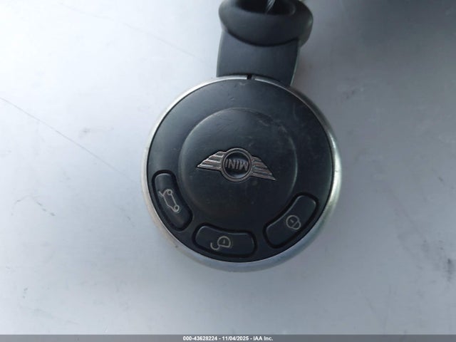 2012 MINI COOPER CLUBMAN WMWZF3C59CT190220 Photo 10