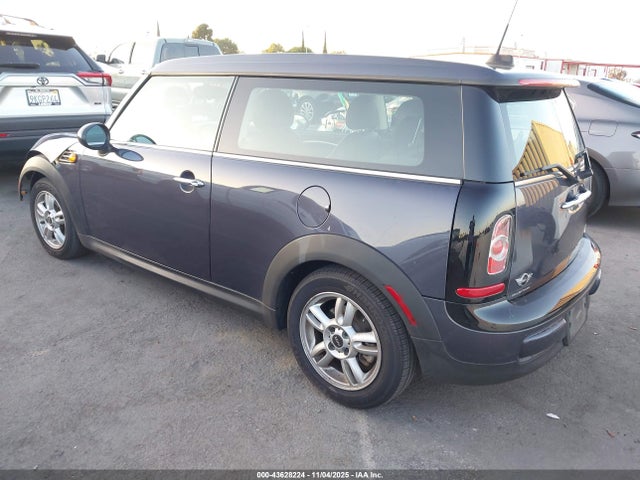 2012 MINI COOPER CLUBMAN WMWZF3C59CT190220 Photo 2