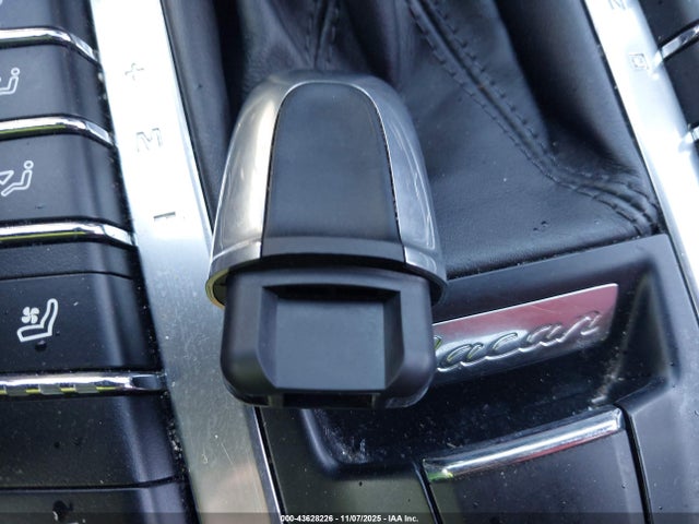 2017 PORSCHE MACAN WP1AB2A59HLB11997 Photo 10