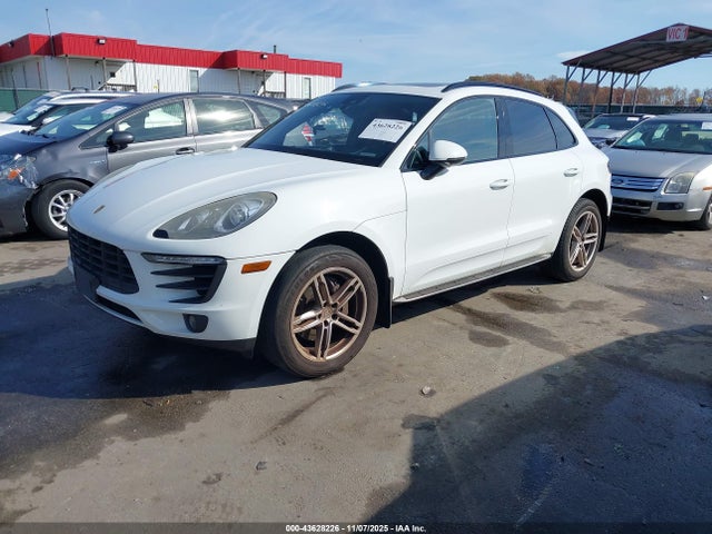 2017 PORSCHE MACAN WP1AB2A59HLB11997 Photo 1