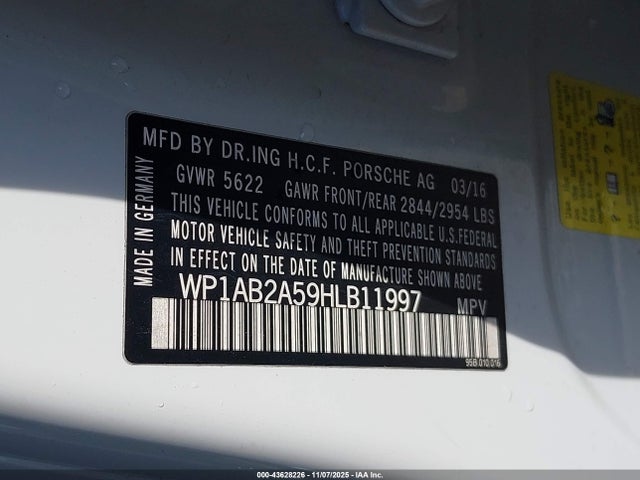 2017 PORSCHE MACAN WP1AB2A59HLB11997 Photo 8