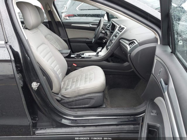2015 FORD FUSION HYBRID 3FA6P0UU2FR137409 Photo 4