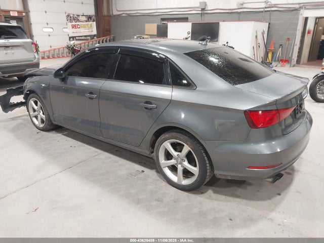 2015 AUDI A3 WAUACGFF1F1020029 Photo 2