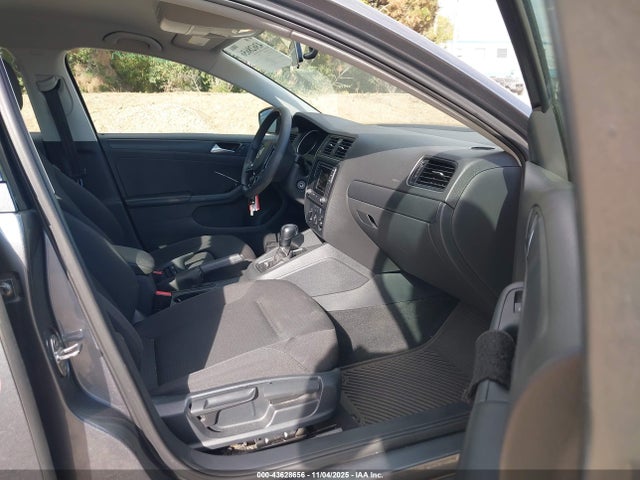 2016 Volkswagen Jetta 1.4t S მანქანა იყიდება აუქციონზე, vin: 3VW267AJ4GM272028, აუქციონის ნომერი: 43628656