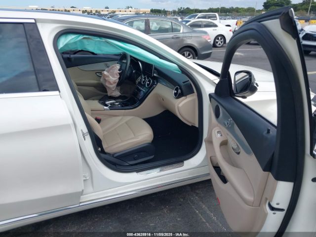 2015 MERCEDES-BENZ C 300 55SWF4JB9FU068760 Photo 4