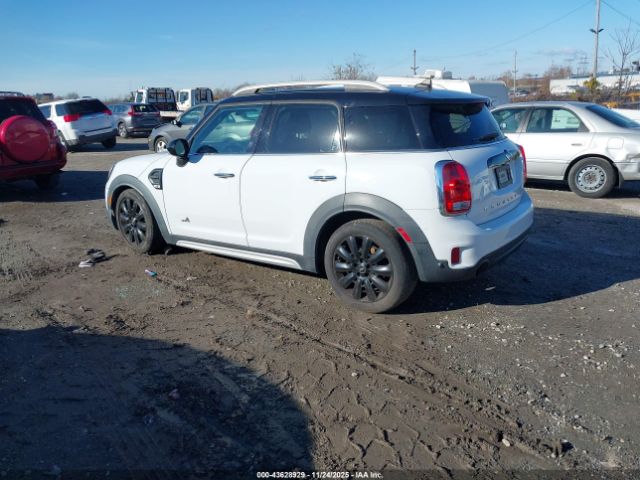 2018 MINI COUNTRYMAN WMZYV5C38J3E04979 Photo 2