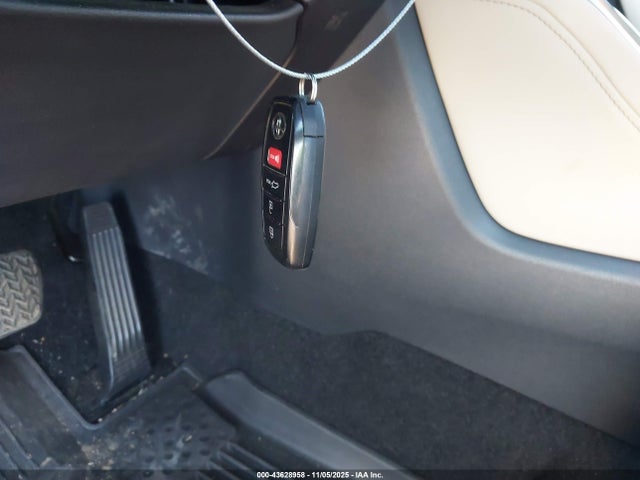 Toyota Highlander Platinum 2024 5TDKDRAH6RS536225 Image 11