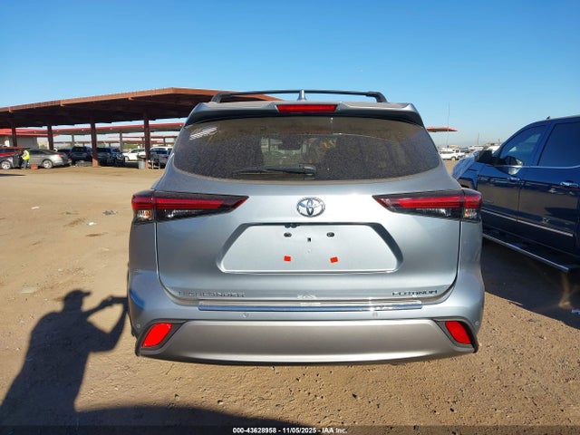 Toyota Highlander Platinum 2024 5TDKDRAH6RS536225 Image 16