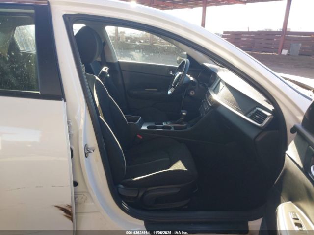 2019 KIA OPTIMA 5XXGT4L3XKG285293 Photo 4