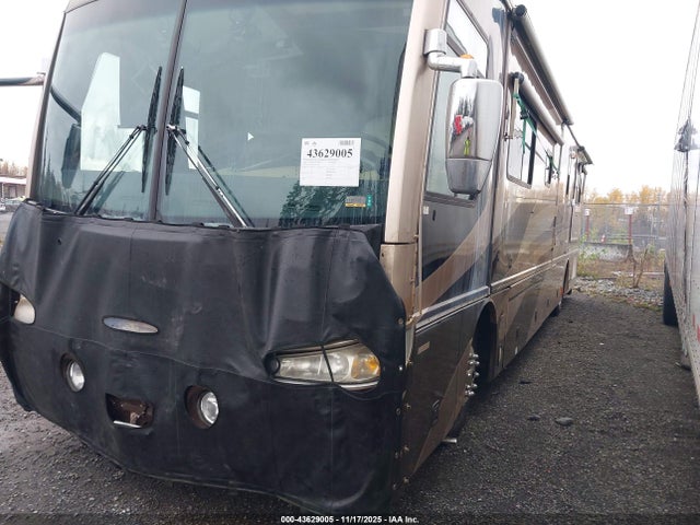 43629005 :رقم المزاد ، 4UZAAHBS74CM35659 vin ، 2004 Freightliner Chassis X Line Motor Home مزاد بيع