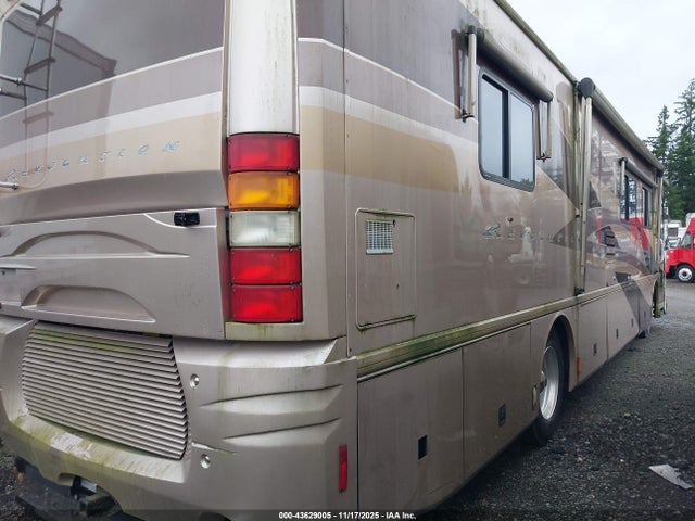 43629005 :رقم المزاد ، 4UZAAHBS74CM35659 vin ، 2004 Freightliner Chassis X Line Motor Home مزاد بيع