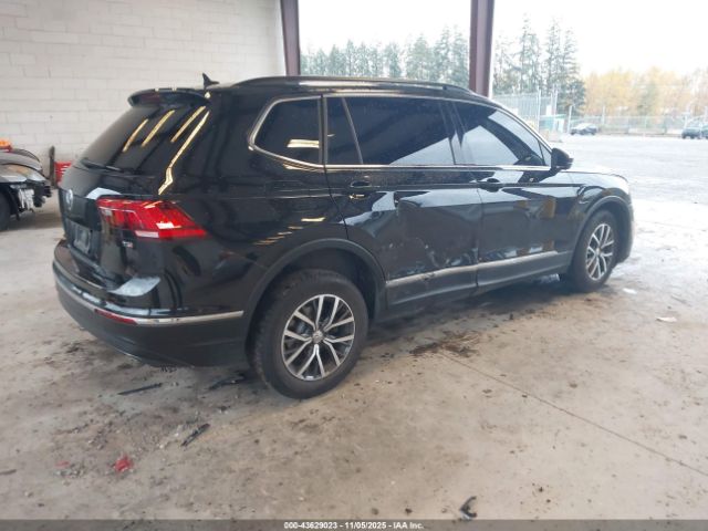 2018 VOLKSWAGEN TIGUAN 3VV3B7AX9JM213704 Photo 3