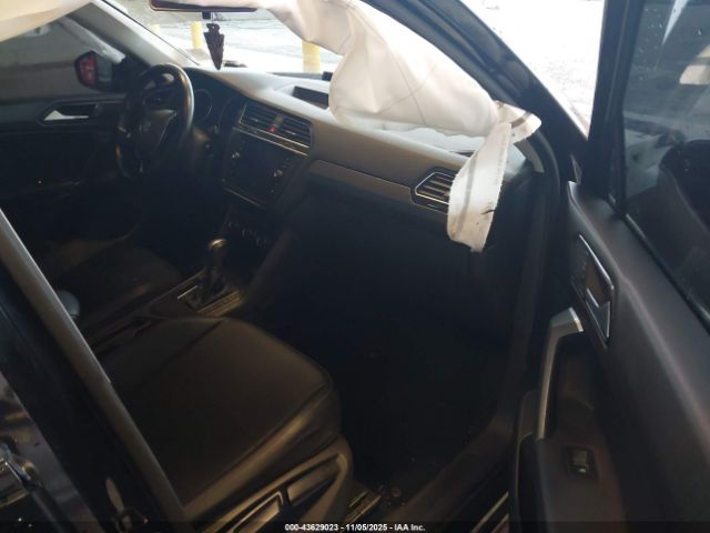 2018 VOLKSWAGEN TIGUAN 3VV3B7AX9JM213704 Photo 4