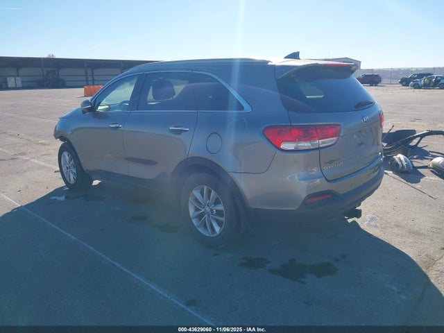 2017 KIA SORENTO 5XYPG4A37HG257219 Photo 2