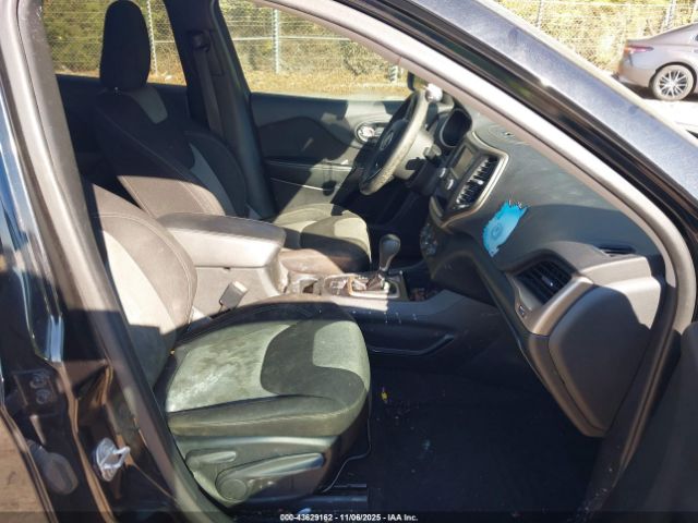 2016 JEEP CHEROKEE 1C4PJLAB7GW281847 Photo 4