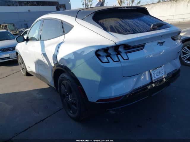 2021 FORD MUSTANG MACH-E 3FMTK2R78MMA08266 Photo 2