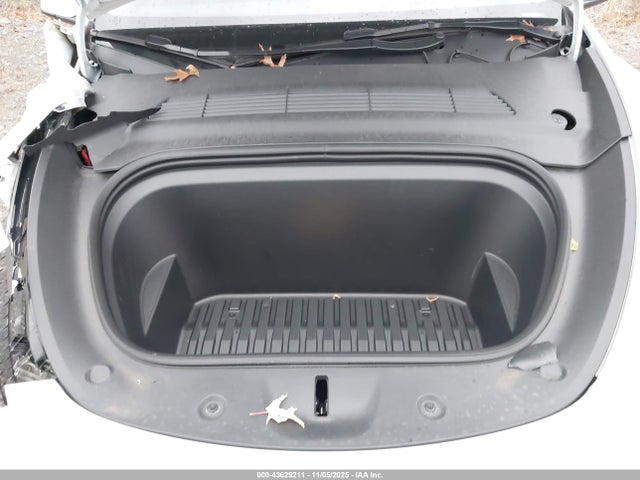 2023 TESLA MODEL Y 7SAYGAEE0PF785563 Photo 9