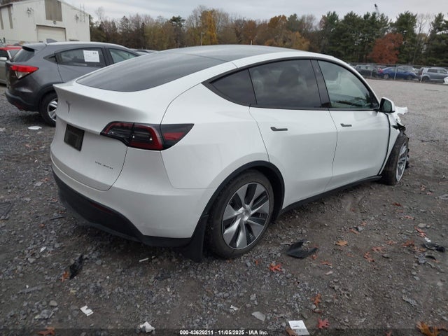2023 TESLA MODEL Y 7SAYGAEE0PF785563 Photo 3