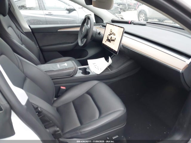 2023 TESLA MODEL Y 7SAYGAEE0PF785563 Photo 4