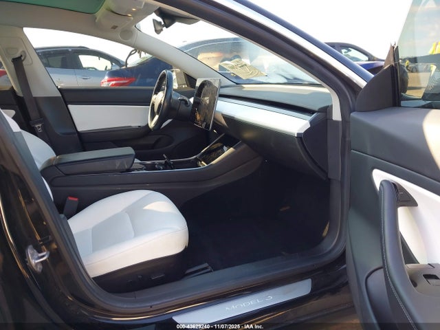 2019 TESLA MODEL 3 5YJ3E1EB8KF413691 Photo 4
