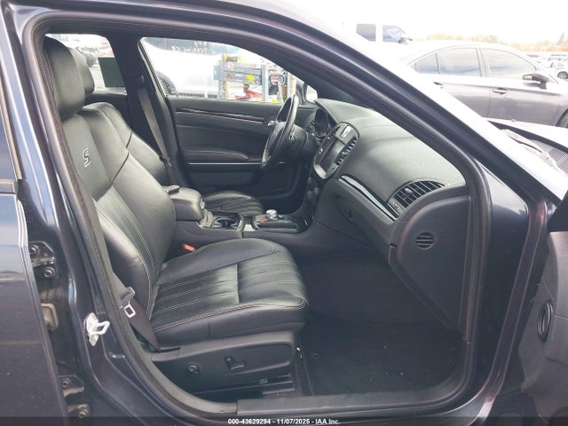 2018 CHRYSLER 300 2C3CCABG0JH192347 Photo 4