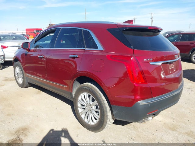 2018 CADILLAC XT5 1GYKNARS7JZ212227 Photo 2