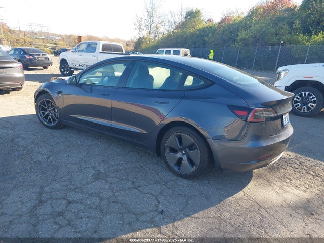 2022 TESLA MODEL 3 5YJ3E1EB1NF106688 Photo 2