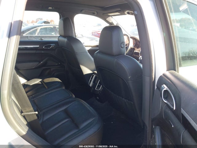 2016 PORSCHE CAYENNE WP1AA2A28GKA14304 Photo 7