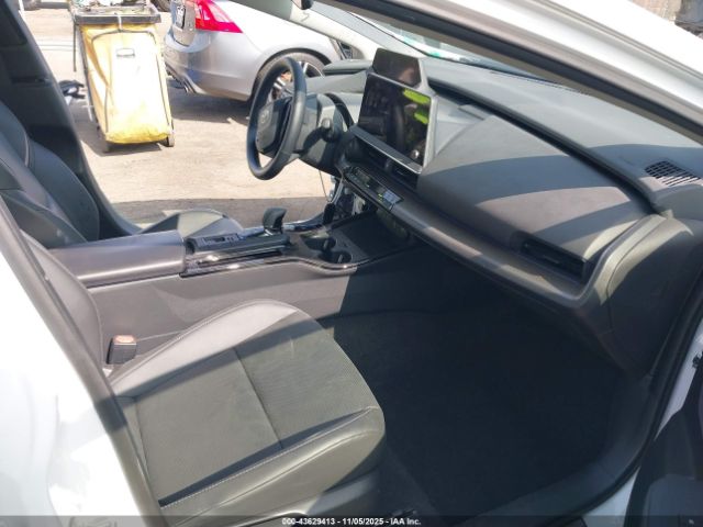 2024 TOYOTA PRIUS JTDACAAU5R3036118 Photo 4