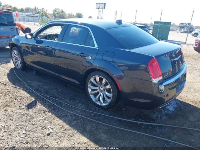 2019 CHRYSLER 300 2C3CCAAG5KH560184 Photo 2