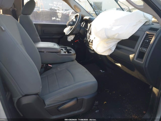 Продаж на аукціоні авто 2017 Ram 1500 Express  4x2 6'4 Box, vin: 3C6JR6AG5HG712642, номер лоту: 43629420